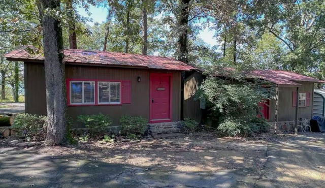 Greers Ferry Lakefront Getaway - easy lake access