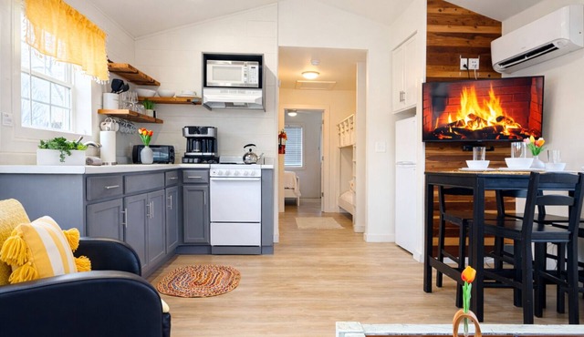 Greeter Falls Lodge Cottage #7