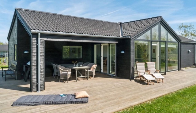 "Gregor" - 300m from the sea by Interhome