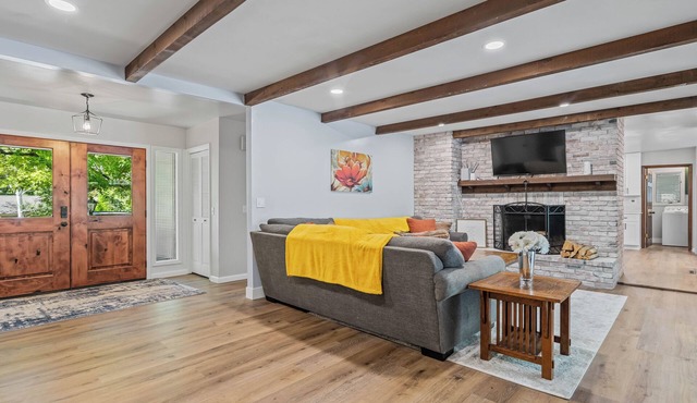 Gregory Hills Retreat - Pool - Hot tub - Massage Chair