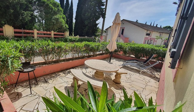 Grenache cottage for 4 people in the heart of the vineyard