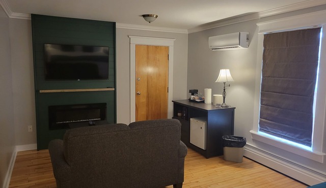 Grenfell Heritage Hotel & Suites