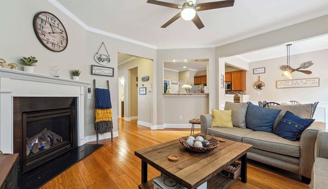 Grenier Garden BNB|Private Backyard & Great WiFi