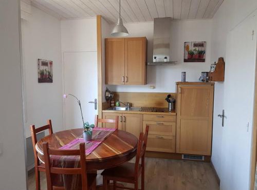 Grenoble Foch, 2-bedroom apartment kitchen, unobstructed view, tram, train station, shops