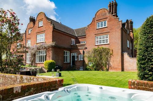 Gresham Hall - Norfolk Cottage Agency