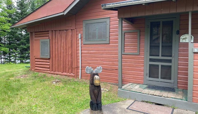 Gresham Shores - Smiling Moose - PET FRIENDLY