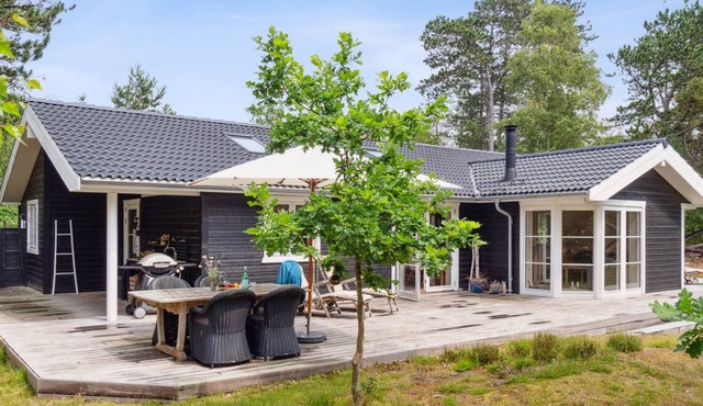 "Grethe" - 750m from the sea by Interhome