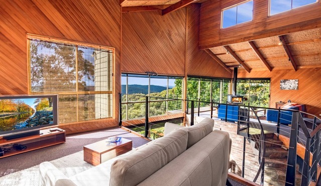 Grey Gum Lodge @ Woodford