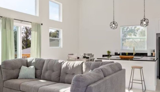 Grey Lux 1-bedroom house in fabulous Orlando with WiFi, AC Disney Universal MCO