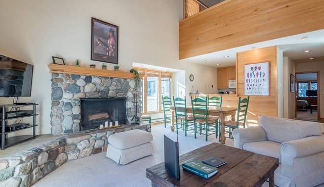 Greyhawk Condo 09 - Mountain Getaway in Warm Springs