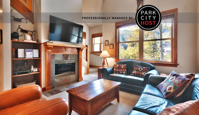 Greyhawk Condos - Private Hot Tub
