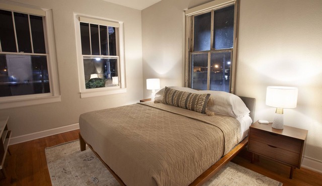 Greyhound Inn - Deluxe King Suite
