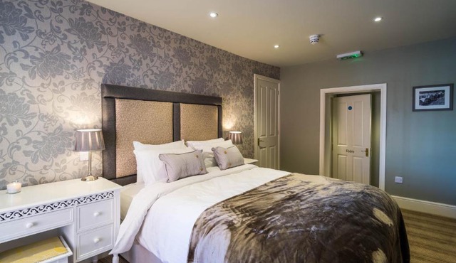 Greyhound Inn Wilton