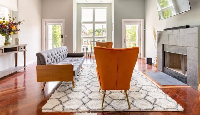 Greystone, 3500 sq ft, Rooftop Access, Sleeps 16