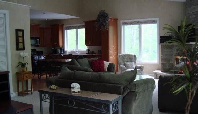 Greystone Annex - easy access to Bruce Peninsula