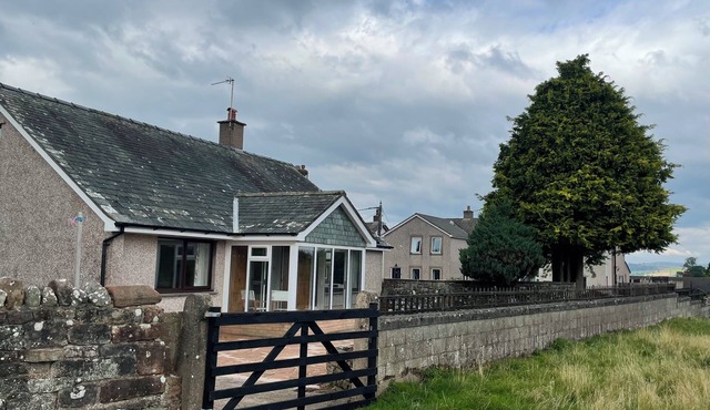 Greystone Lodge - Bungalow in quiet village, 3 miles from Penrith