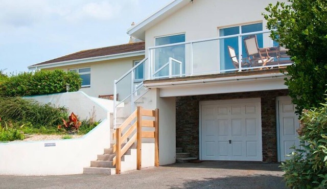 GREYSTONE, pet friendly, country holiday cottage in Hope Cove
