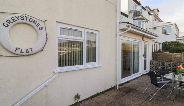 GREYSTONES FLAT, family friendly, with a garden in Lyme Regis