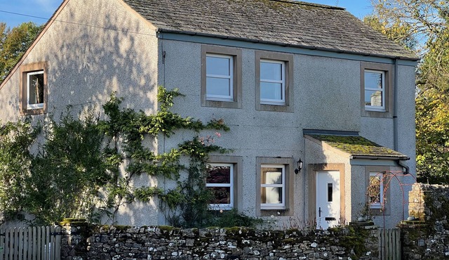 GREYWALLS, pet friendly, character holiday cottage in Maulds Meaburn