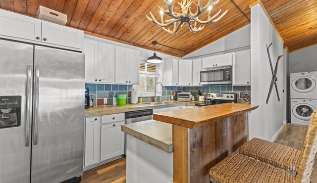 Griffin Country Lodge, Chalet 1 ~ a mile to Stowe Resort