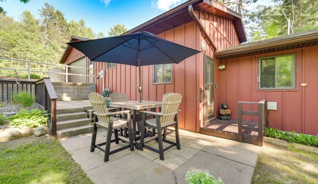 Grill & Fire Pit: Waterfront Cameron Retreat!