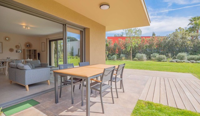 Grimaud - Beautiful Apartment with his private wilde Garden