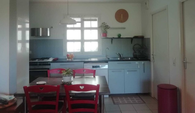 GRIMAUD bright apartment 3 pers. +private car park