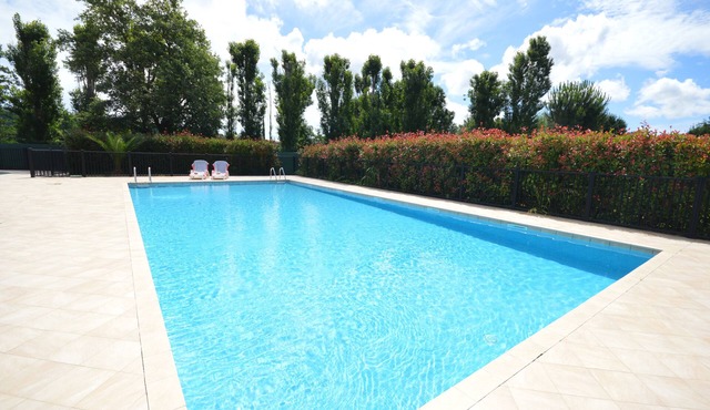 GRIMAUD: Charming villa in a quiet private residence with swimming pool and jacuzzi