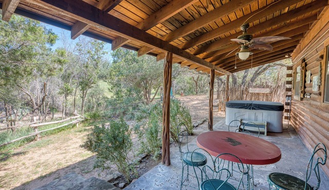 Grin N Bear It: Fun-Filled Lakeside Retreat!