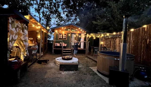 Grisette's home, its Norwegian bath, its brazier and its animals