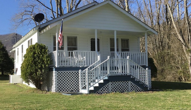 Grist Mill Crossing Cottage, 466 Stecoah Rd, Robbinsville, NC 28771