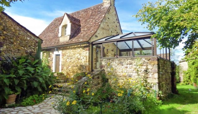 Grives Poolside Family Escape