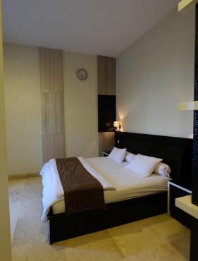griya desa hotel & pool