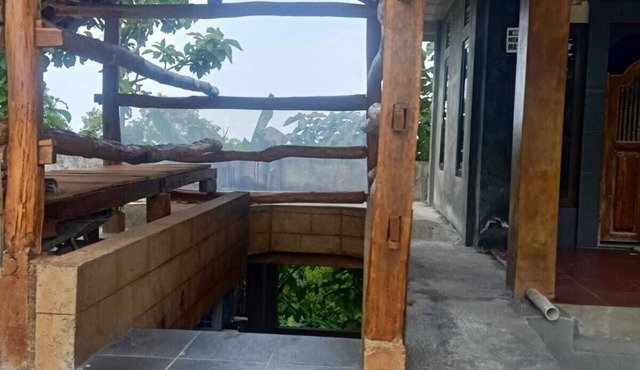 GRIYA SALAMAN HOMESTAY PANTAI WEDIOMBO
