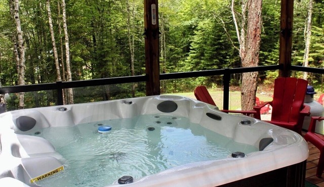 Grizzly de Charlevoix 5: Hot Tub, Scenic Views