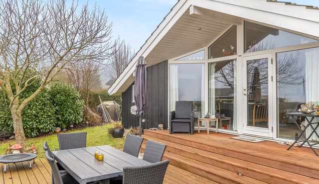 "Gro" - 250m from the sea by Interhome