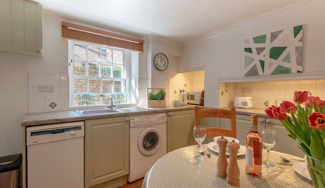 Grocers Cottage - One Bedroom House, Sleeps 2