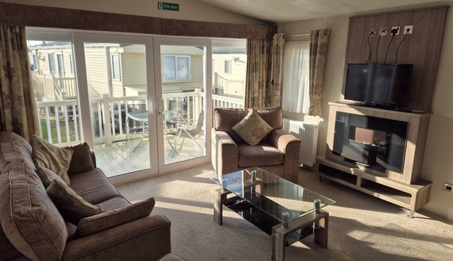 Grogu's Rest - 2 bedrooms with decking sleeps 6