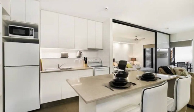 Groovy & Cool~1Bed/1Bath/1Car~Close to everything!