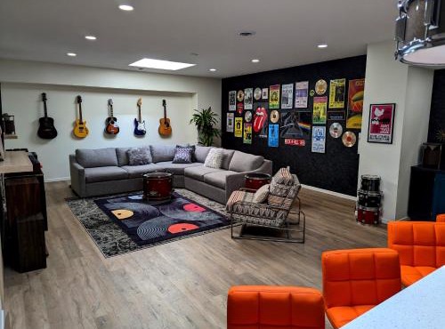 Groovy Retro Music Lovers Mid-Mod Experience! - Downtown Prime