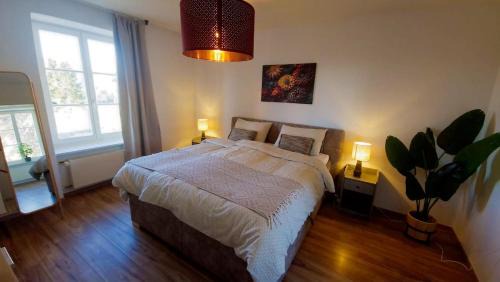 Grosse 4-Zimmer-Wohnung in Stadt- und Autobahnnähe
