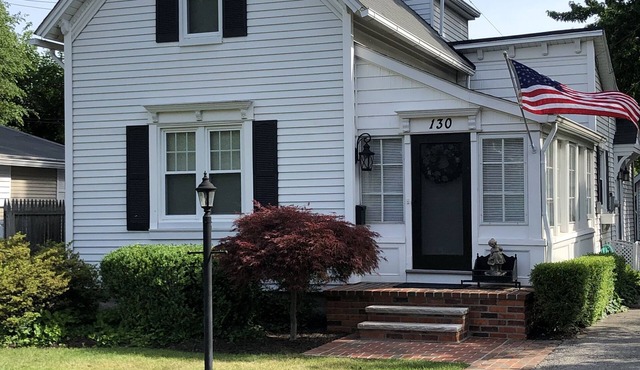 Grosse Pointe Farms, turn-of-the-century, renovated, Period House, furnished