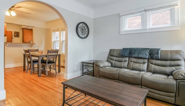 ★Grosse Pointe Retreat★ ★Downtown Detroit Close★