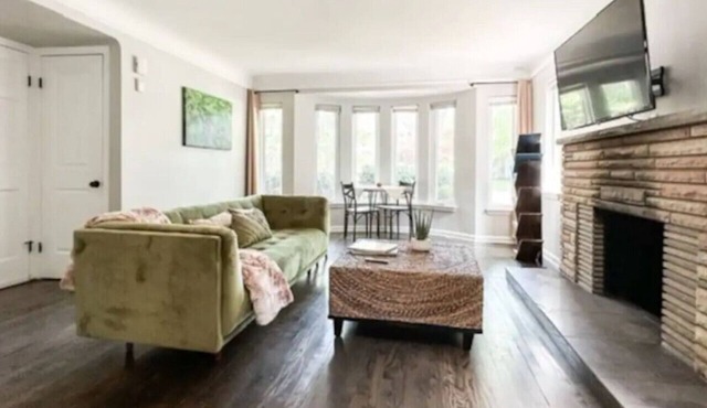 Grosse Pointe Retreat | 3BR, Sleeps 8 & Relaxing