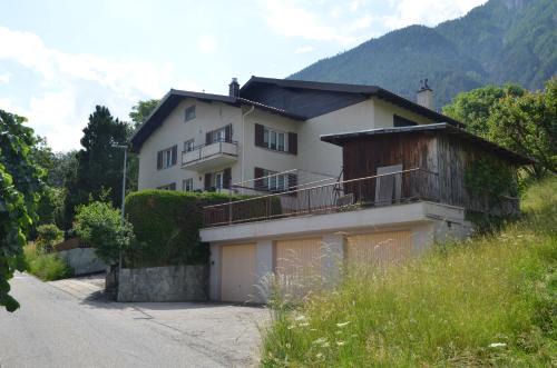 Grosse, schöne Wohnung im Grünen