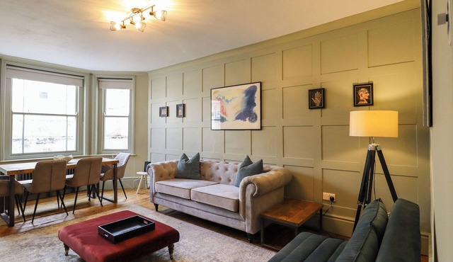 GROSVENOR ABODE, pet friendly in Royal Tunbridge Wells