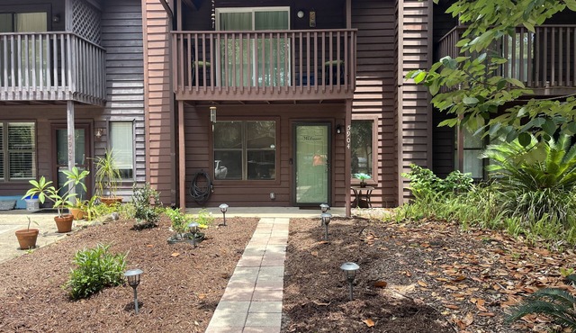 Grotto Family Getaway Townhouse Last Min Weekend Deal, Pets Are Welcome