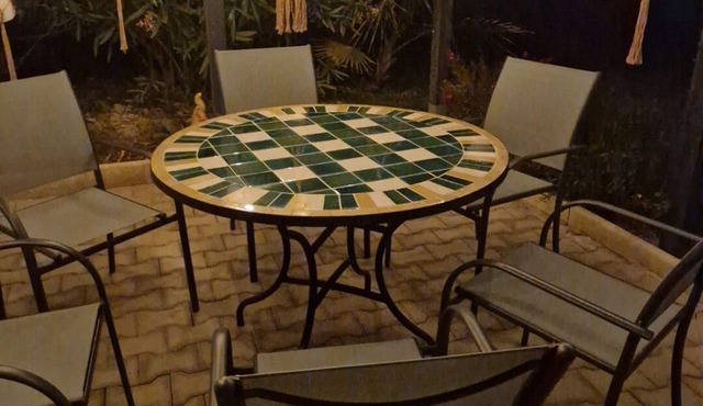 Ground floor of a villa. Terrace, swimming pool. Next to Anduze, Pont du Gard