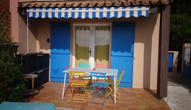 Ground Floor Apartment With Sea Views and Garden + Swimming Pool