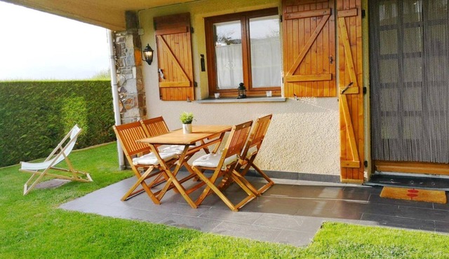 Ground Floor 1 room Pool, Fireplace & Private Garden